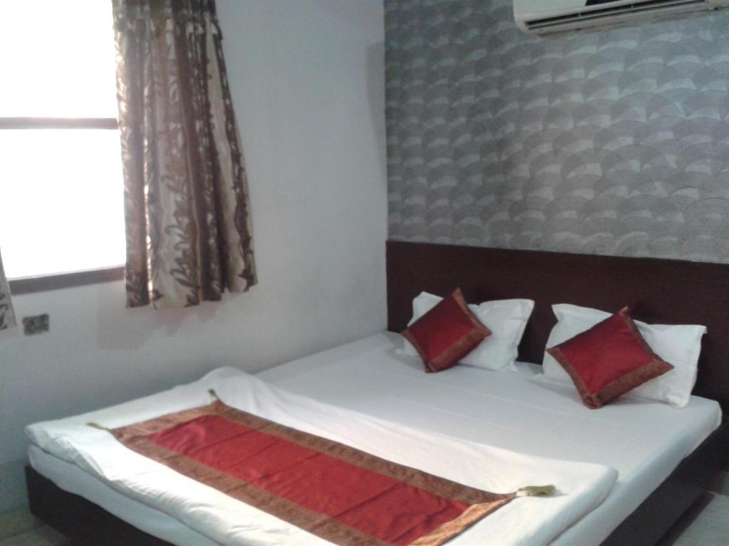 Hotel Hridey Inn Nova Deli Quarto foto